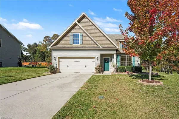 506 Bluffwood CT, Kernersville, NC 27284