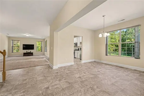 506 Bluffwood CT, Kernersville, NC 27284