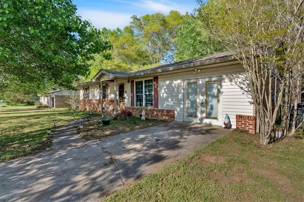 546 Pine ST, Cedartown, GA 30125