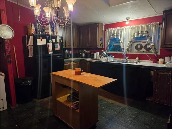 16 Creed DR, Kingston, GA 30145