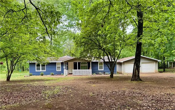 126 Mccready DR, Dallas, GA 30157