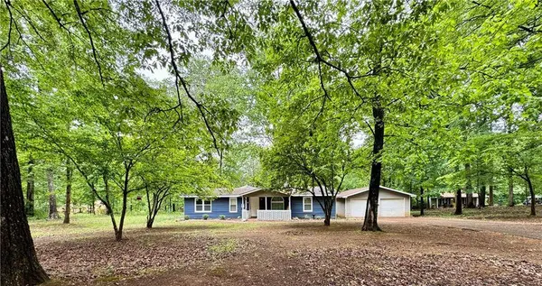 126 Mccready DR, Dallas, GA 30157