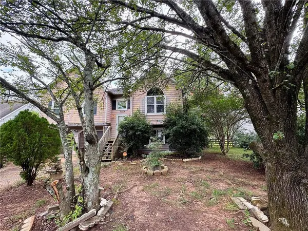 108 Thornwood DR, Cartersville, GA 30121