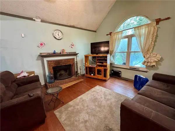 108 Thornwood DR, Cartersville, GA 30121