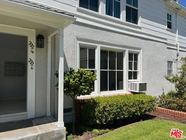 1/2 Dickens ST, Sherman Oaks, CA 91403