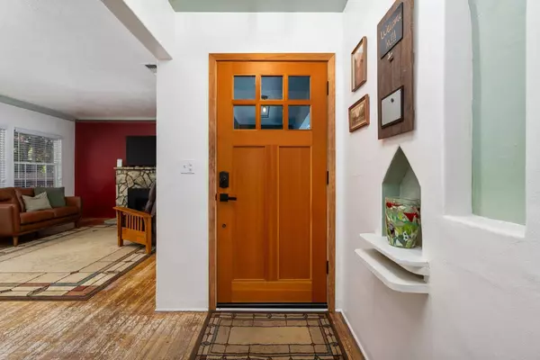 2834 N Thorne AVE, Fresno, CA 93704