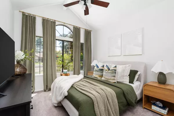 1676 E Omaha AVE, Fresno, CA 93720