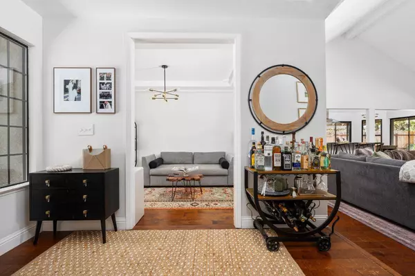 1676 E Omaha AVE, Fresno, CA 93720