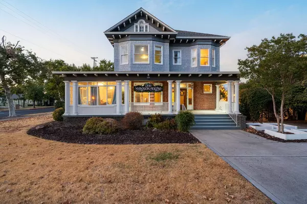 455 W 20th Street, Merced, CA 95340