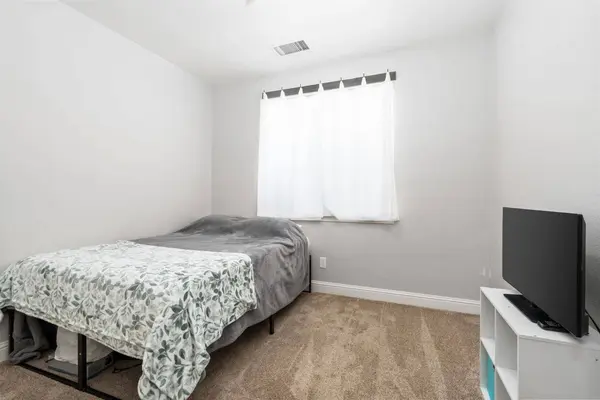 3140 Capistrano DR, Madera, CA 93637