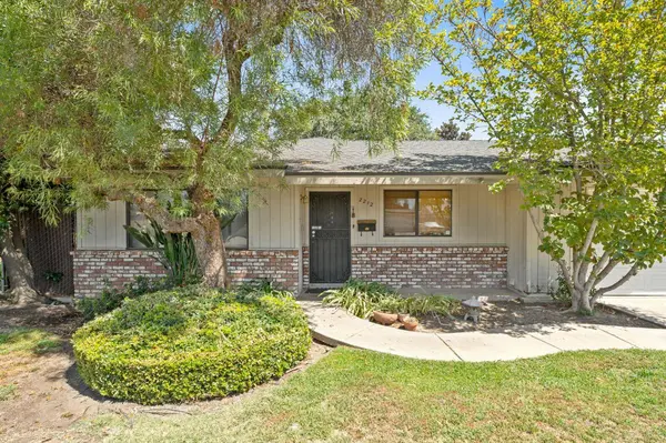 2212 Goldridge ST, Selma, CA 93662