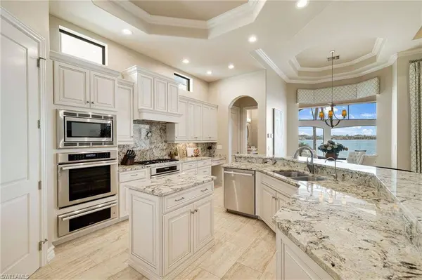 11729 Via Savona CT, Miromar Lakes, FL 33913