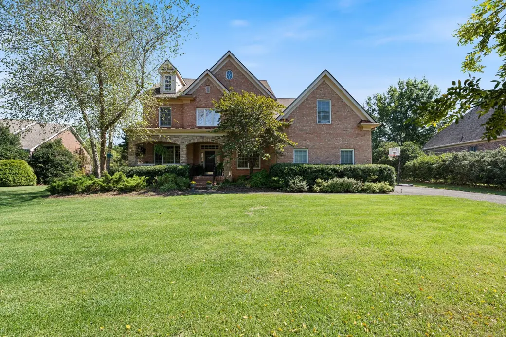 Brentwood TN Real Estate Agent — Nik Shewmaker