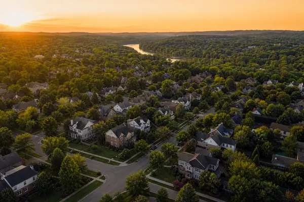 Do Sellers Pay Buyer's Agent Commission in Tennessee?
