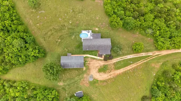 5763 New Harmony Rd, Hartsville, TN 37074