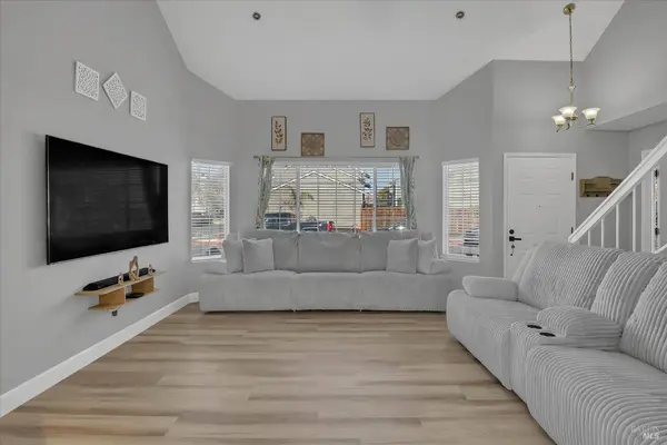 633 Country LN, Oakley, CA 94561
