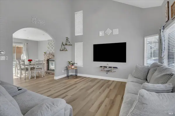 633 Country LN, Oakley, CA 94561