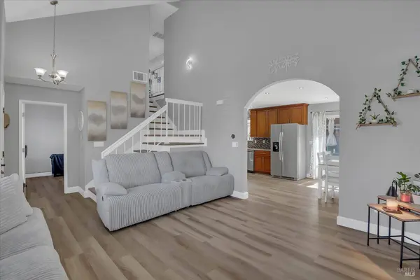 633 Country LN, Oakley, CA 94561