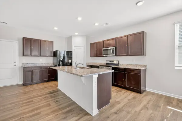 1007 Pepper Stone Dr, Lebanon, TN 37087