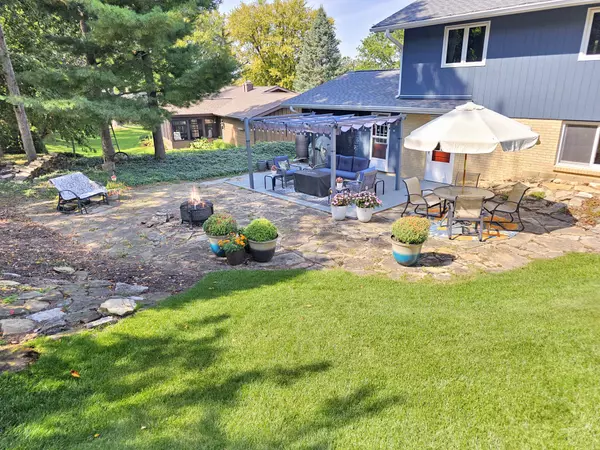 65 Preston Dr, Platteville, WI 53818-3018