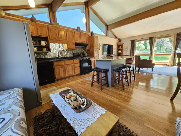 65 Preston Dr, Platteville, WI 53818-3018