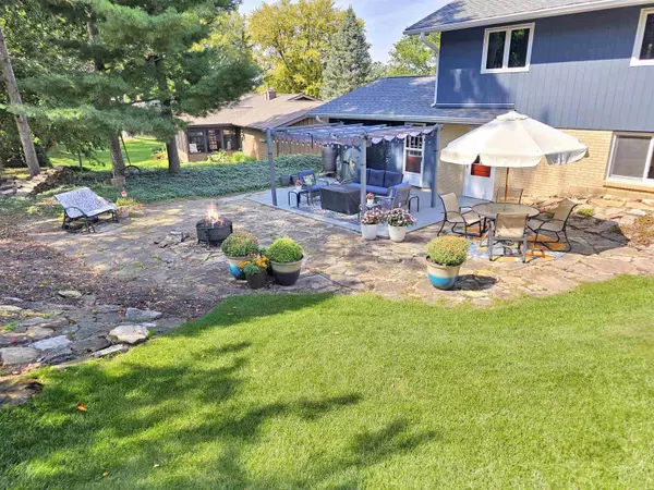 65 Preston Drive, Platteville, WI 53818