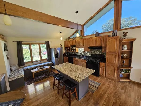 65 Preston Drive, Platteville, WI 53818