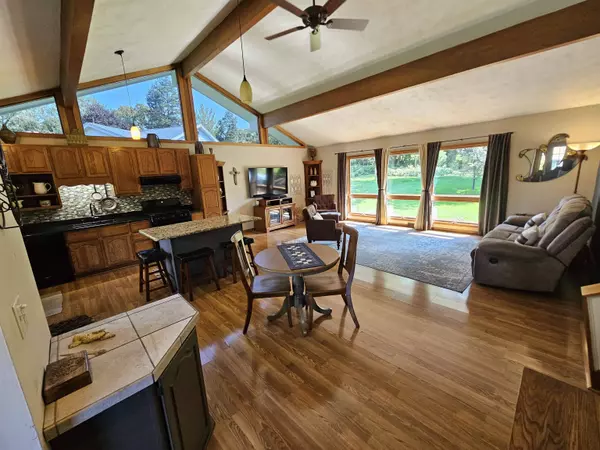 65 Preston Drive, Platteville, WI 53818