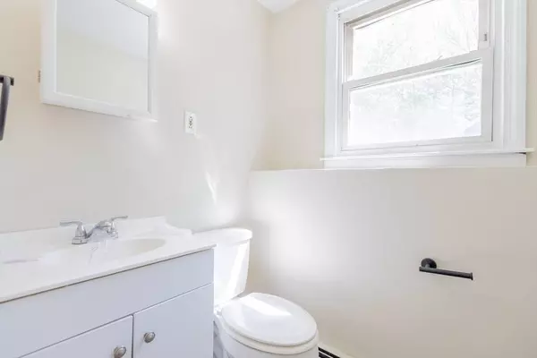 15 Ellis St, Brockton, MA 02301