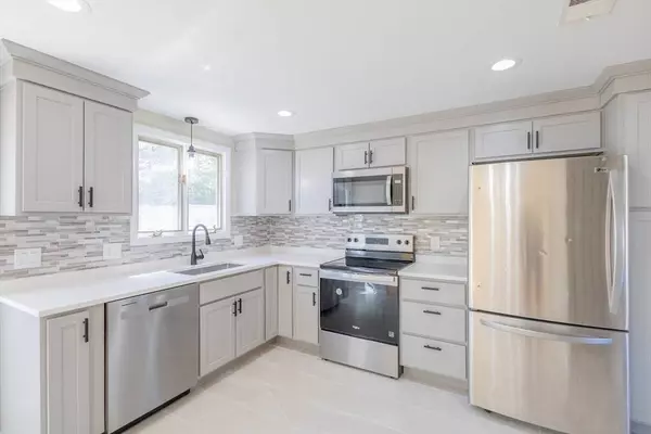 15 Ellis St, Brockton, MA 02301