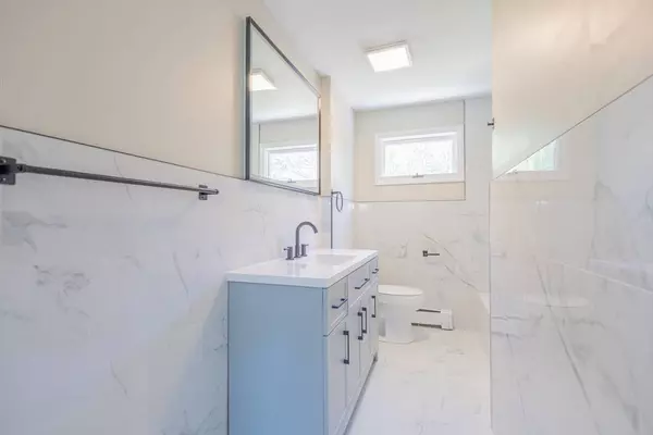 15 Ellis St, Brockton, MA 02301