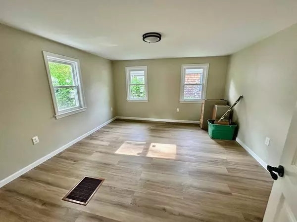 12 English Rd, Holbrook, MA 02343