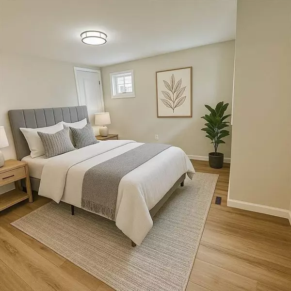 12 English Rd, Holbrook, MA 02343