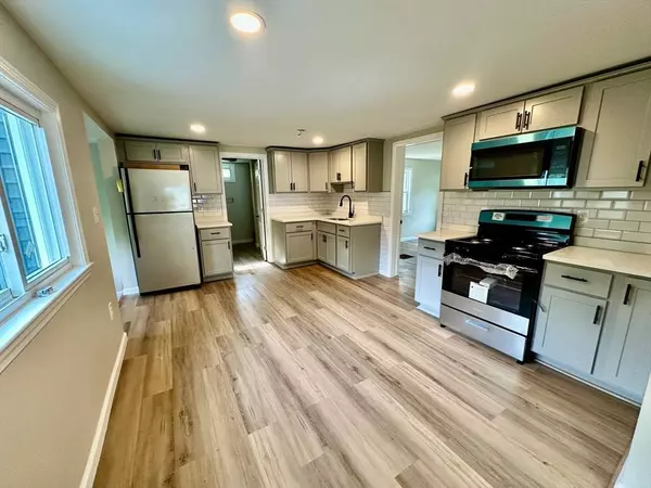 12 English Rd, Holbrook, MA 02343