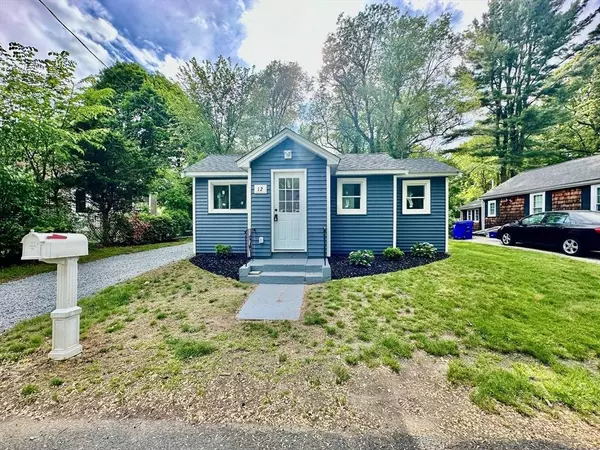 12 English Rd, Holbrook, MA 02343