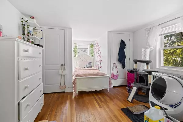 131 Magoun Ave, Brockton, MA 02301