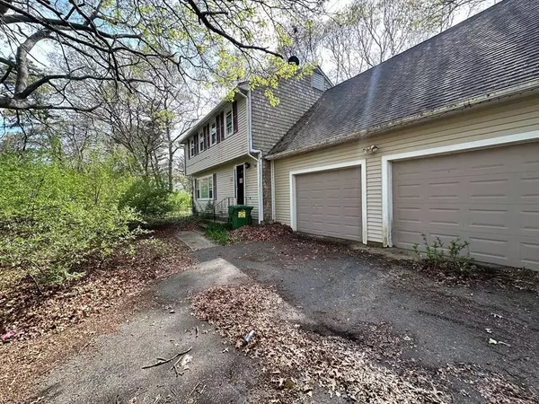 17 Gable Ln, Plymouth, MA 02360