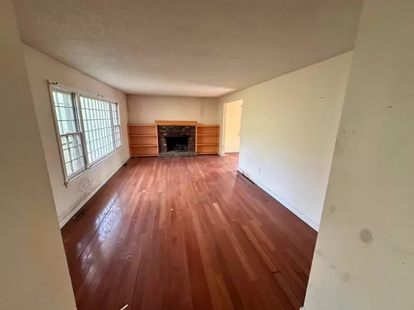 17 Gable Ln, Plymouth, MA 02360