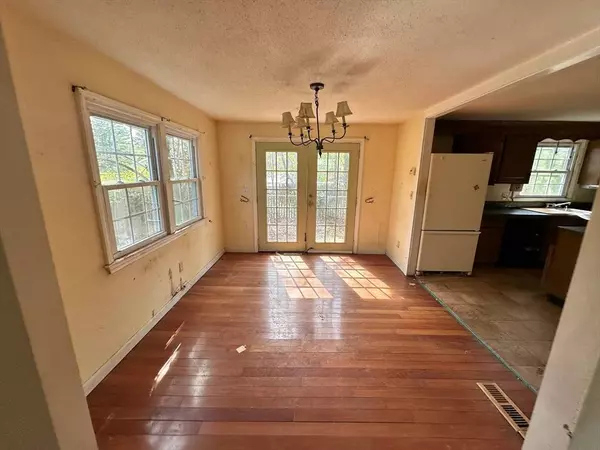 17 Gable Ln, Plymouth, MA 02360