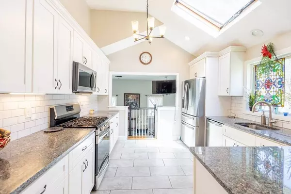 230 Turnpike St, Stoughton, MA 02072