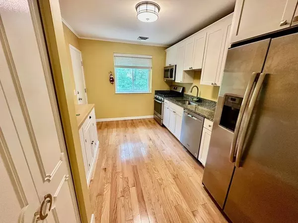 6 Bayberry Dr #4, Sharon, MA 02067