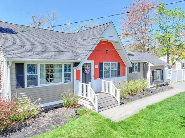 230 Turnpike St, Stoughton, MA 02072