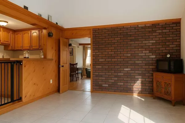 28 Walnut Ter, Avon, MA 02322