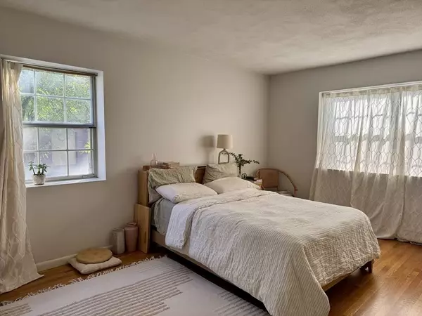 8 Robinwood Ave #6, Boston, MA 02130