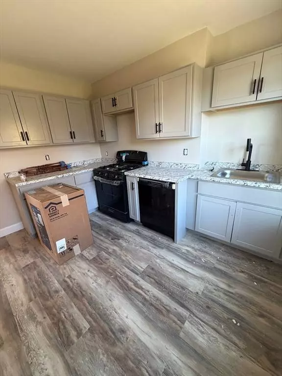 57 Colfax St #57, Fall River, MA 02720