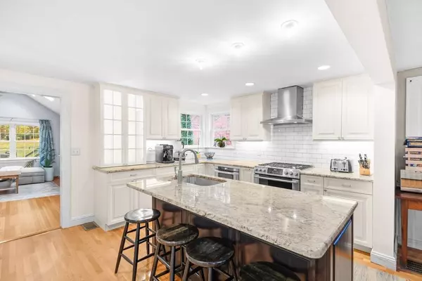 486 Washington St, Walpole, MA 02032