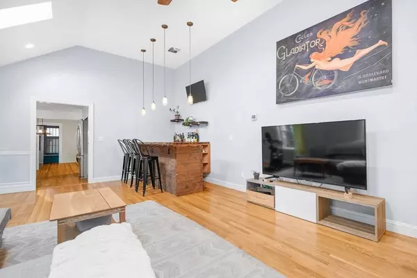 486 Washington St, Walpole, MA 02032