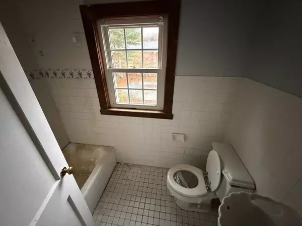 66 Belmont St, Whitman, MA 02382