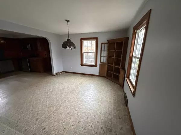 66 Belmont St, Whitman, MA 02382