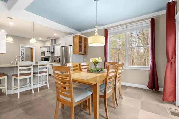 33 Glebe St, Taunton, MA 02780